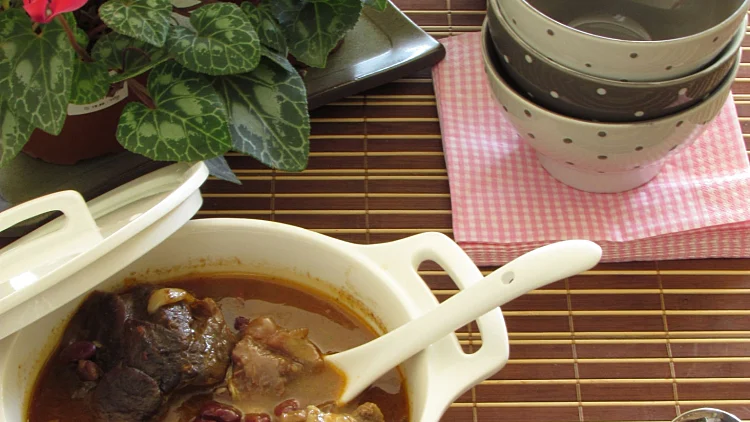 מרק בשר ושעועית