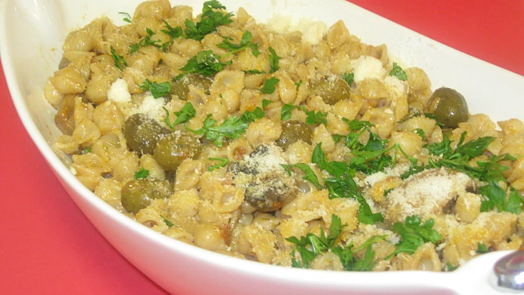 פסטה קונכיות עם זיתים ורוטב פטריות - סופשבוע עם חיהל'ה