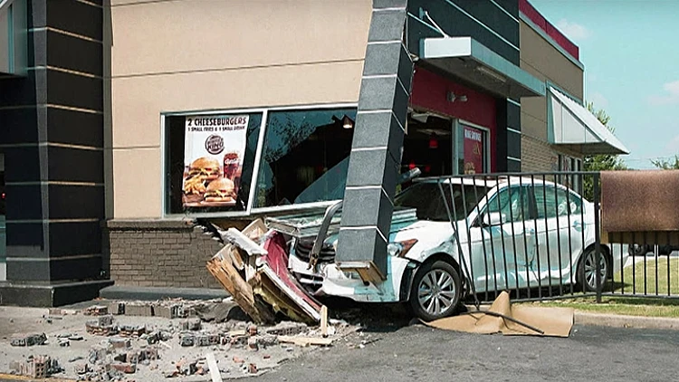 קמפיין ברגר קינג שמנצל תאונות דרכים