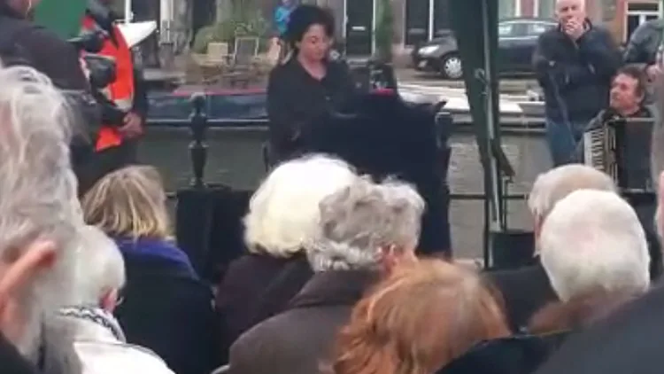 חנין זועבי בטקס בהולנד, משווה בין ישראל לנאצים