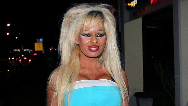 הפקה של יריב נתי בחתול והכלב יומהולדת לליהי גרינר