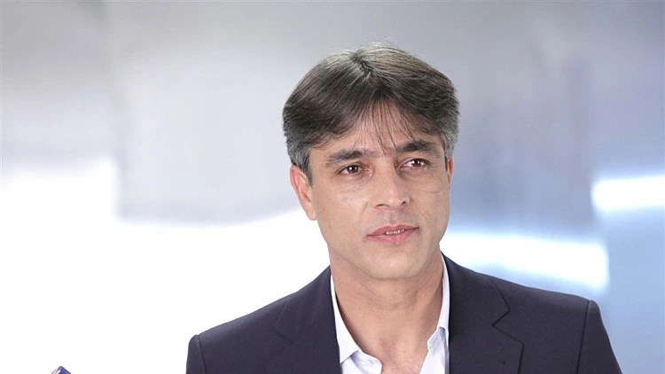 אלי אוחנה פרזנטור של הד אנד שולדרס