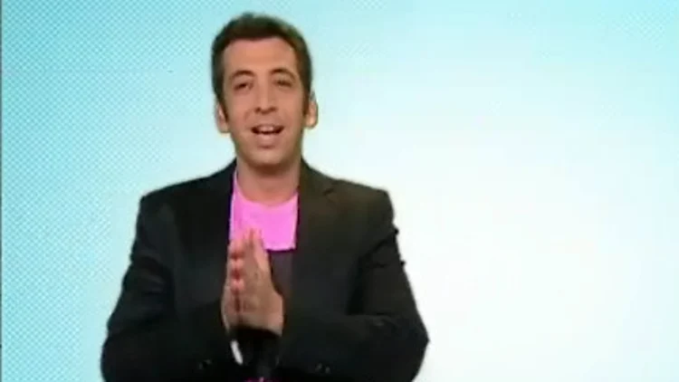 גיא לרר מנחה את צינור לילה עם המסך החדש