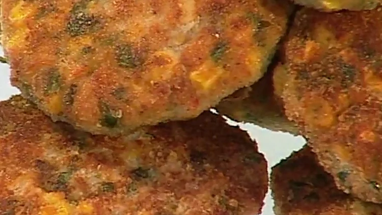 קציצות עוף ותירס מתוך התוכנית של אהרוני 18.2.2011