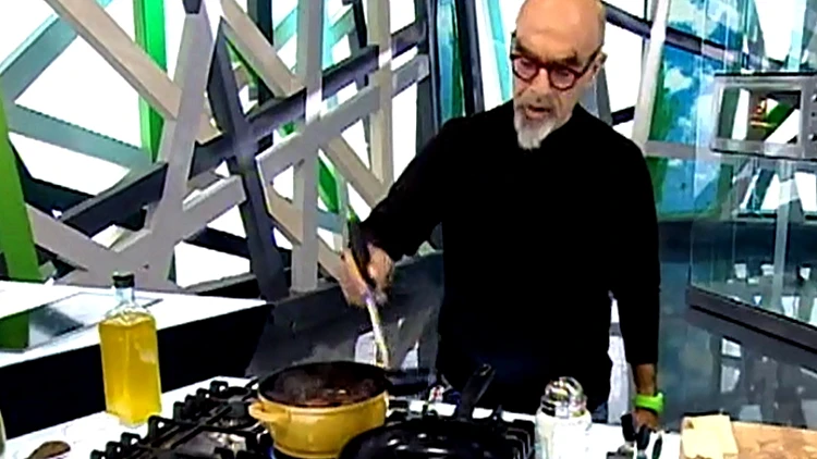 עוגת בננות עם בננה מזוגגת ברום