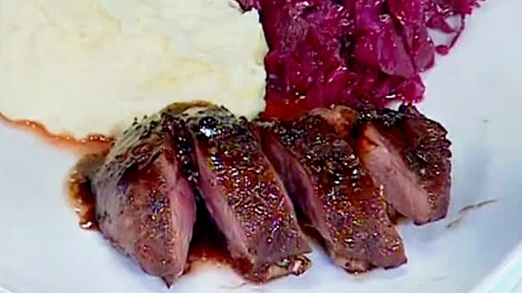 חזה ברווז בציפוי תבלינים מתוך התוכנית של אהרוני 1.2.2011