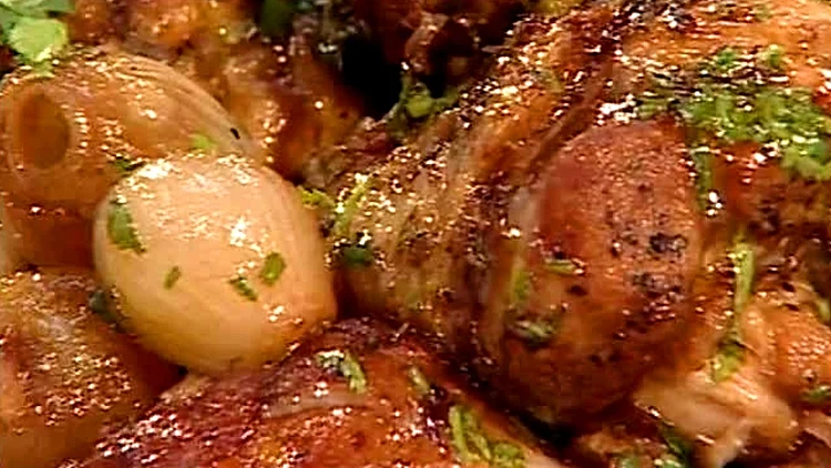 תבשיל שוקיים עם בצלצלים, בלסמי ויין מתוך התוכנית של אהרוני 18.1.2011