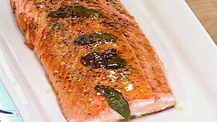 אהרוני מכין סלמון צרוב בחרדל ודבש