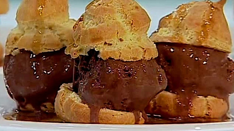 פחזניות במילוי גלידה מתוך התוכנית של אהרוני 9.3.2011