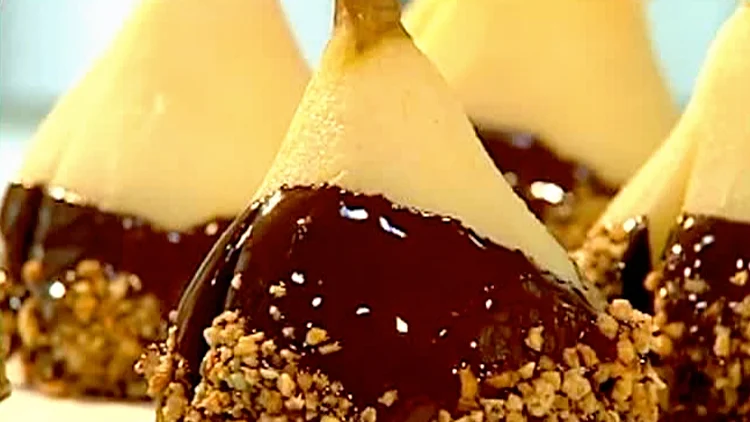 חצאי אגסים במילוי שוקולד מתוך התוכנית של אהרוני 26.1.2011