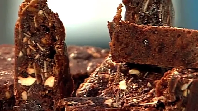 עוגת פירות יבשים מתוך התוכנית של אהרוני 15.12.10