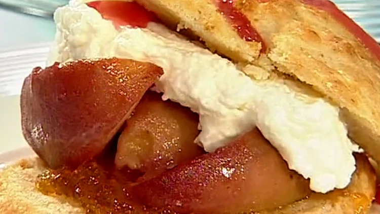 מאפים אישיים עם אפרסקים מתוך התוכנית של אהרוני 8.12.10