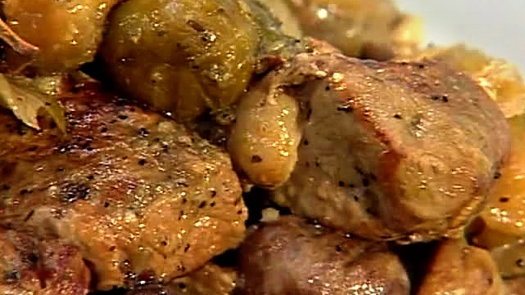 תבשיל עגל חלב עם כרוב ניצנים וערמונים מתוך התוכנית של אהרוני 6.1.2011