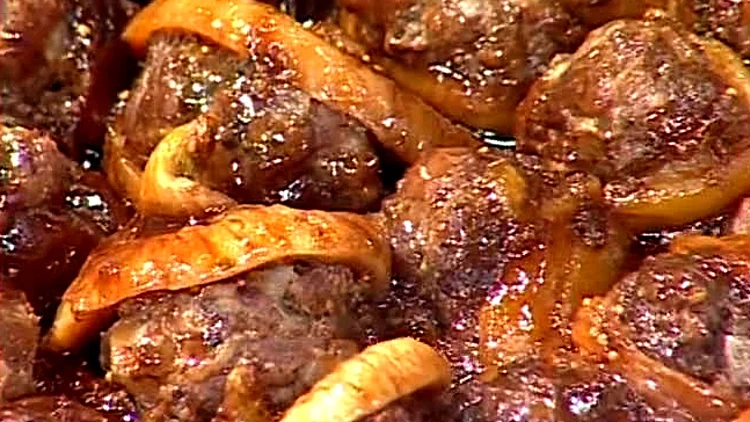 משמשים, שזיפים ותאנים במילוי בשר טחון מתוך התוכנית של אהרוני 21.3.2011