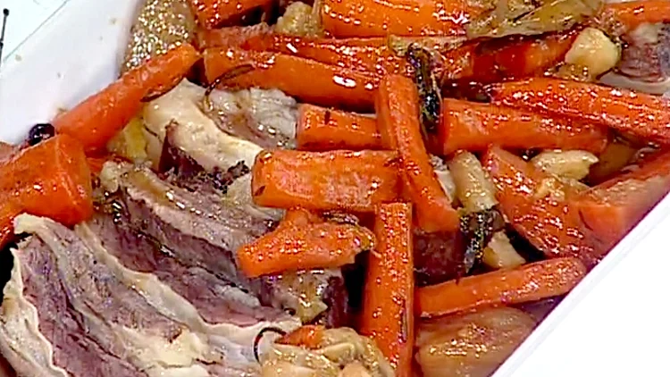 אהרוני מכין שורט ריב בבירה