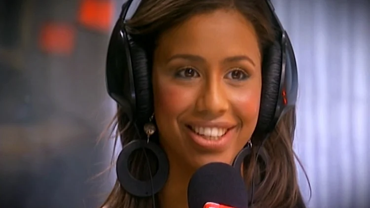 ענבל באולפן, מתוך פרק 9, היפה והחנון