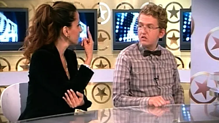 דורין אטיאס מצביעה במסגרת משימת הבנים מתוך פרק 6 היפה והחנון 2