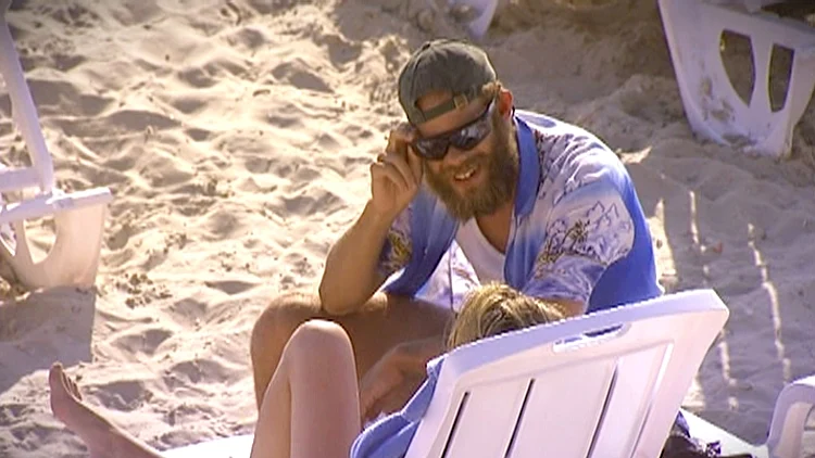 אור מתחיל עם בחורה, מתוך פרק 4, היפה והחנון