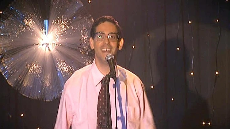 זורנזון במשימת הסטנד-אפ, מתוך  פרק 2