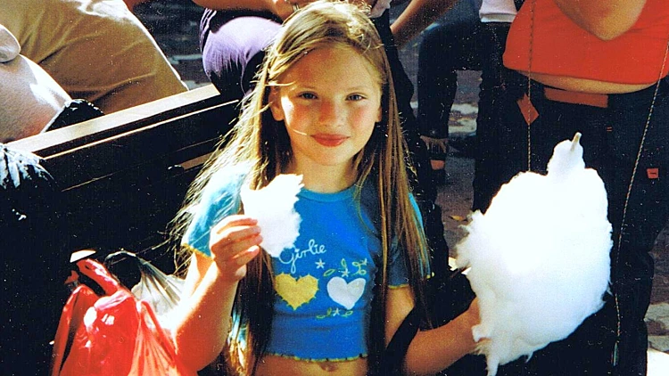 תמונות ילדות של כריסטין, היפה והחנון, עונה