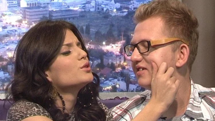 אלכס וליטל מתראיינים לנענע10 אחרי גמר היפה והחנון 2