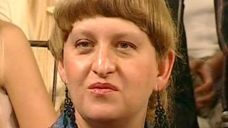 אמא של אלכס מורוזוב מתוך גמר היפה והחנון 2