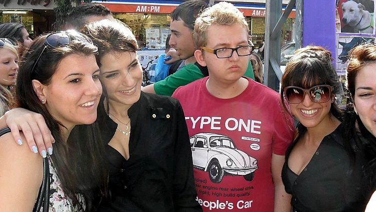 פפראצי אלכס וליטל