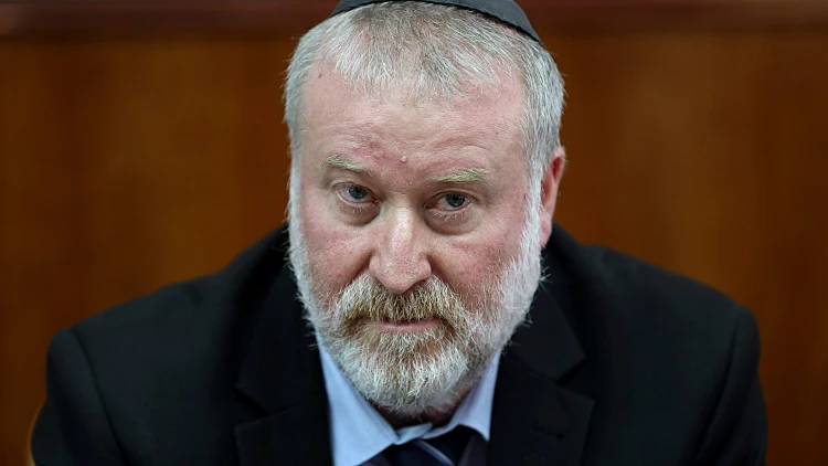 קראה לעבר מנדלבליט "פרשת משפטים בושה" - נעצרה ונחקרה
