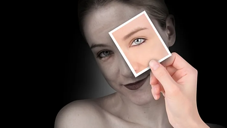 עיניים פנים עייפות עיגולים שחורים