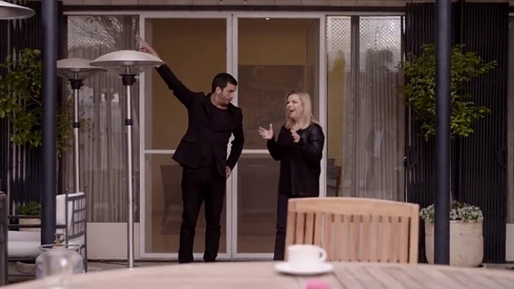 מתוך הסרטון כשמושיק פגש את שרה