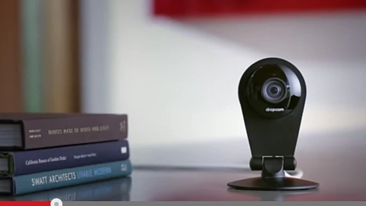 מצלמת אבטחה ביתית של דרופקם, החברה נרכשה על ידי חברת נסט שבבעלות גוגל