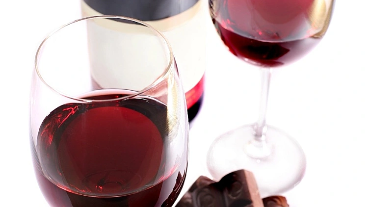 יין אדום ושוקולד
