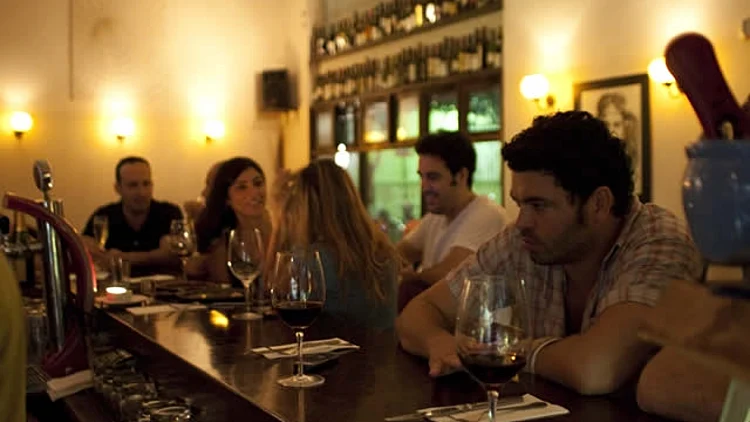 בר היין מתושלח, כתבה על ברי יין מתחם עולם היין תמונה בגודל מותאם אישית, ותמונה ראשית ולהפניות בכתבה על איך לשתות