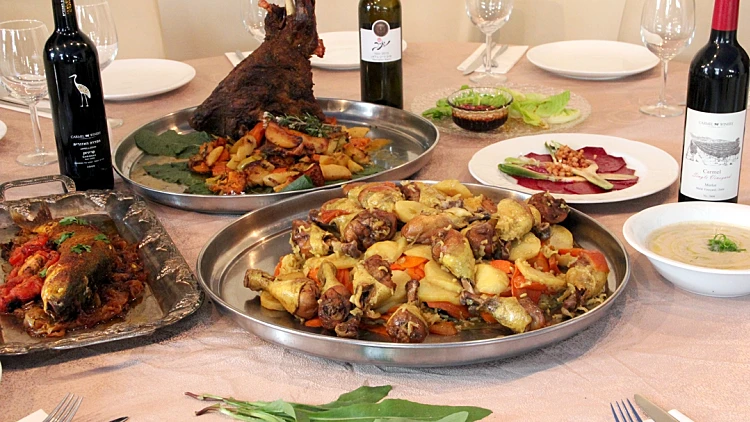 ארוחת פסח באקליפטוס הירושלמי