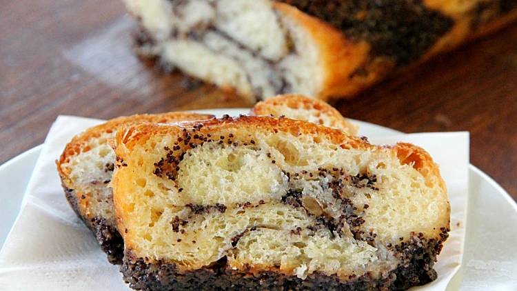 עוגת שמרים פרג