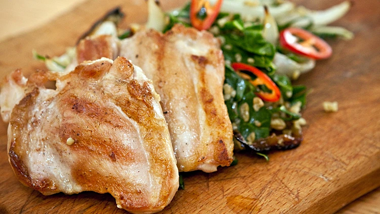 פרגית על תבשיל חיטה עולם היין תמונה להפניות