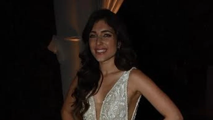 שמלת הכלה של רוני דלומי