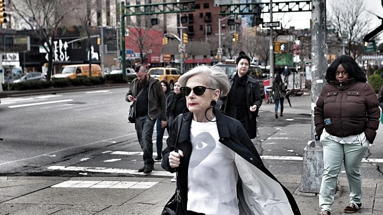 נשים מבוגרות באינסטגרם