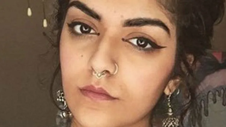 האישה שדורשת שתתנו לה לגדל פלומה בשקט