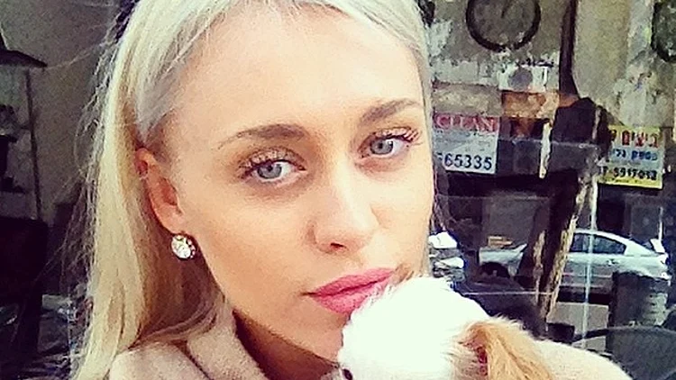 גורים - ניקי הילטון