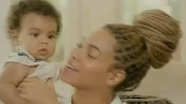 הנעליים של בלו אייבי