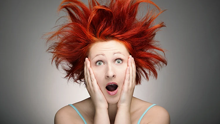 אישה במבוכה