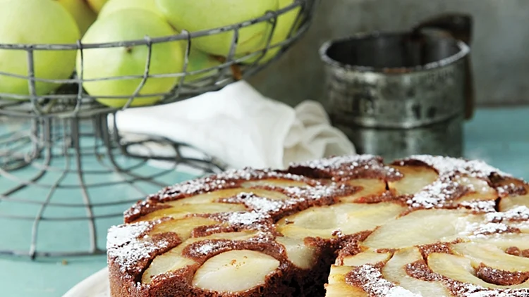 עוגת שוקולד ואגסים הפוכה