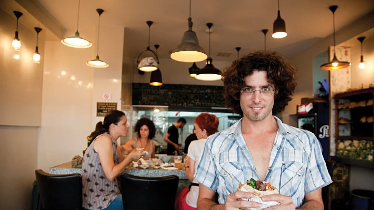 ילדי המהפכה - גליון דצמבר על השולחן