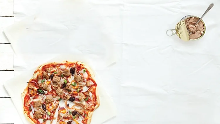 10 דברים שאפשר להכין מטונה משומרת מתוך גיליון יוני של על השולחן