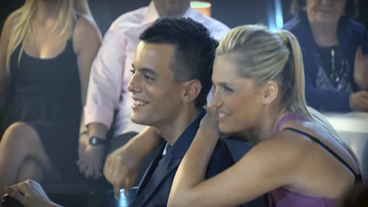 היפה משי ריטרבנד והחנון אדי אלון, מתוך פרק 10