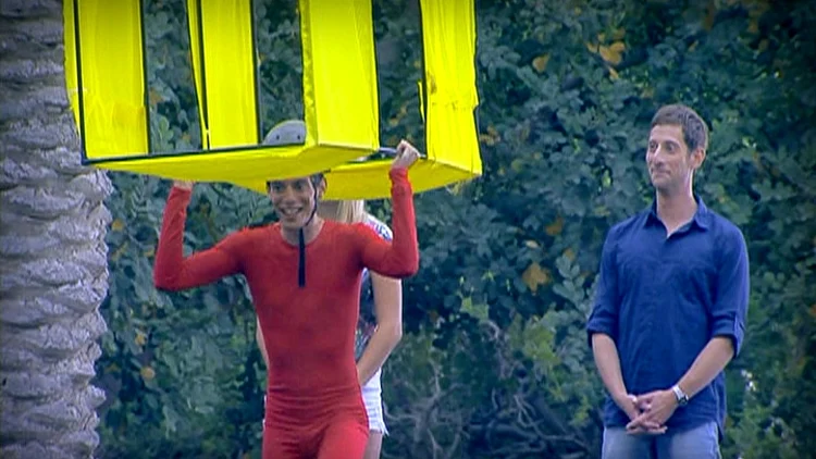 החנון אדי אלון מתוך היפה והחנון 3