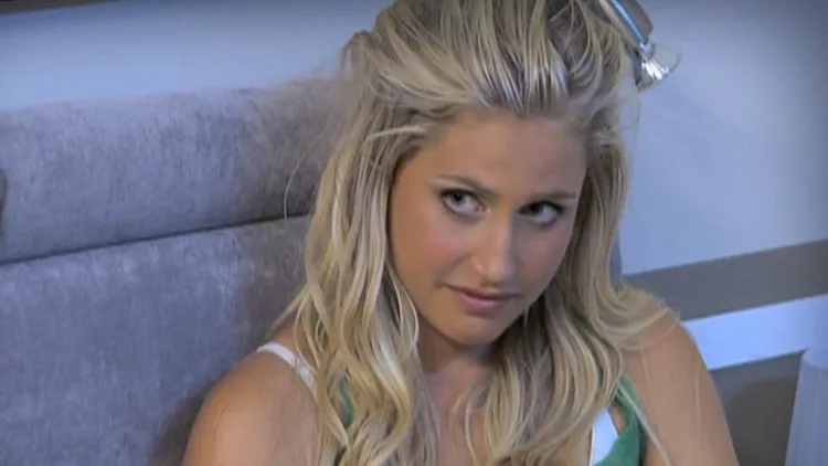 היפה משי ריטרבנד מתוך היפה והחנון 3