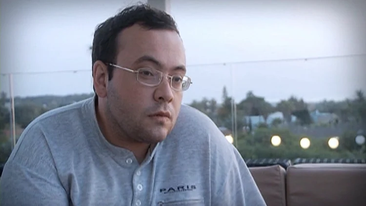 יבגני בולוטין מתוך היפה והחנון 3