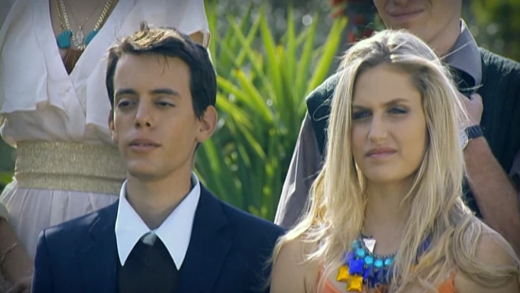 היפה משי ריטרבנד והחנון אדי אלון, מתוך היפה והחנון 3